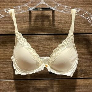 Natori “Feathers” Plunge Bra, White, Size 32B